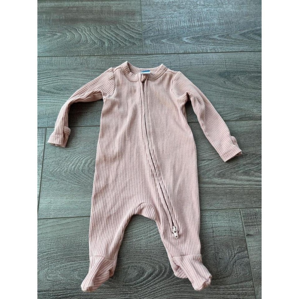 Old navy baby girl ribbed newborn sleeper